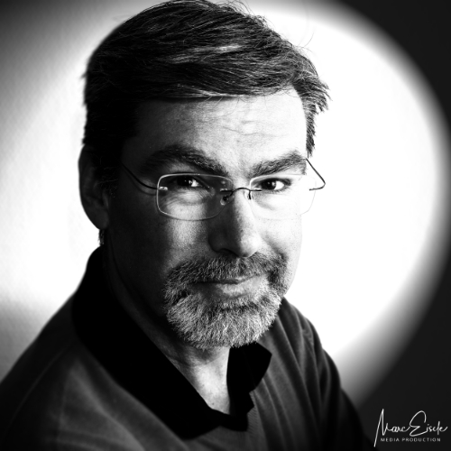 MCE_advancedSelfie_black2_small